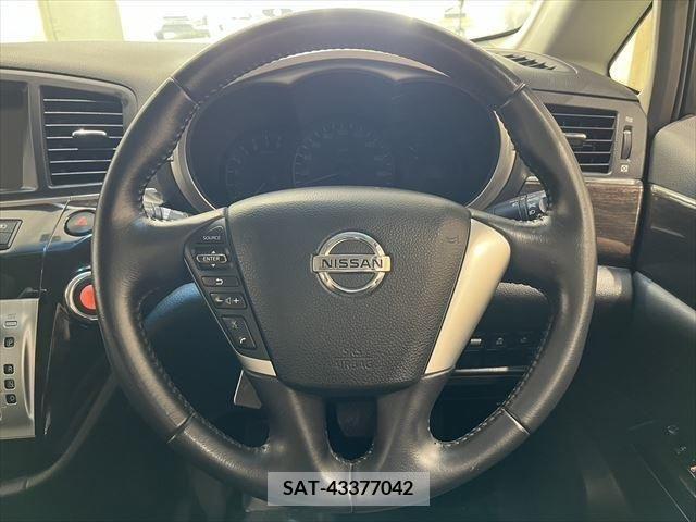 Nissan ELGRAND 2012-06 340646-11