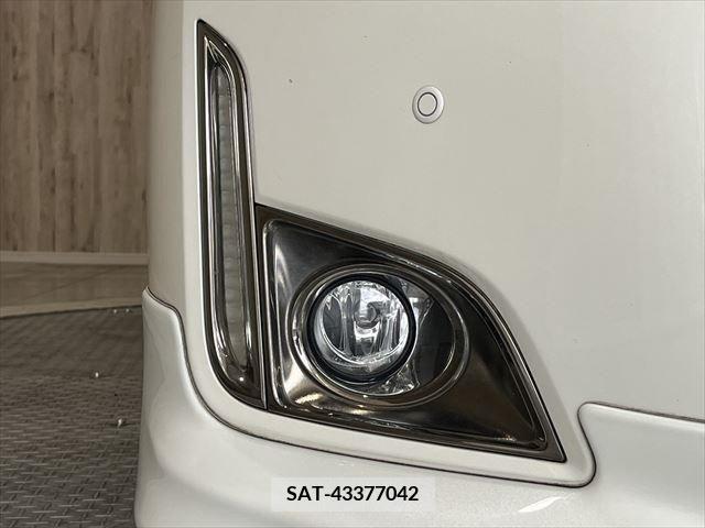 Nissan ELGRAND 2012-06 340646-25