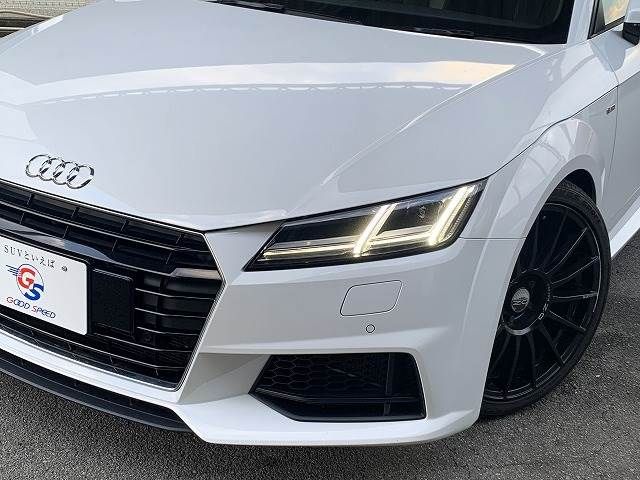 Audi TT 2018-03 23411-17