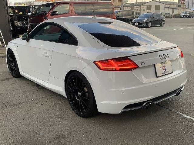 Audi TT 2018-03 23411-16