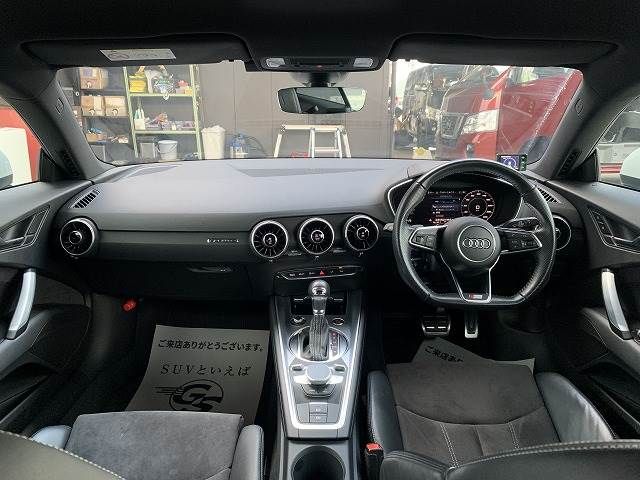 Audi TT 2018-03 23411-1