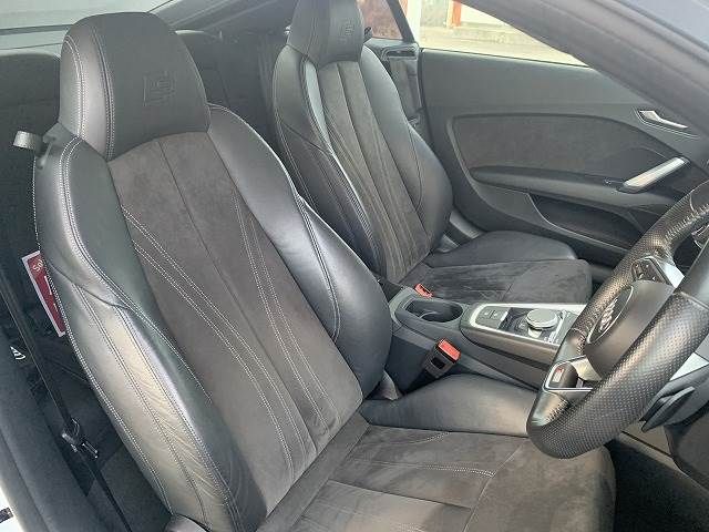 Audi TT 2018-03 23411-8