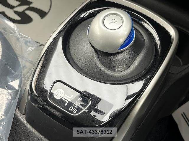Nissan NOTE 2017-02 208875-13