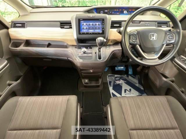 Honda FREED 2017-12 302917-1
