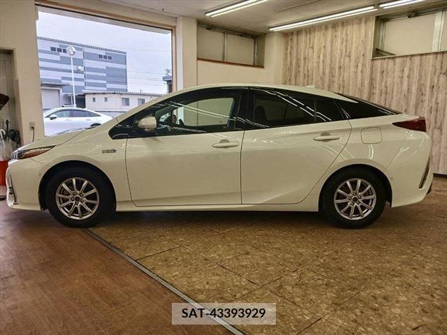 Toyota PRIUS PHV 2017-03 382637-7