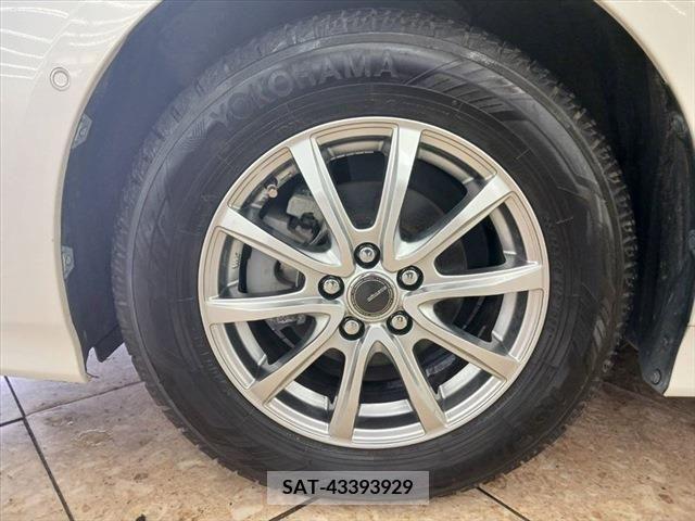 Toyota PRIUS PHV 2017-03 382637-16