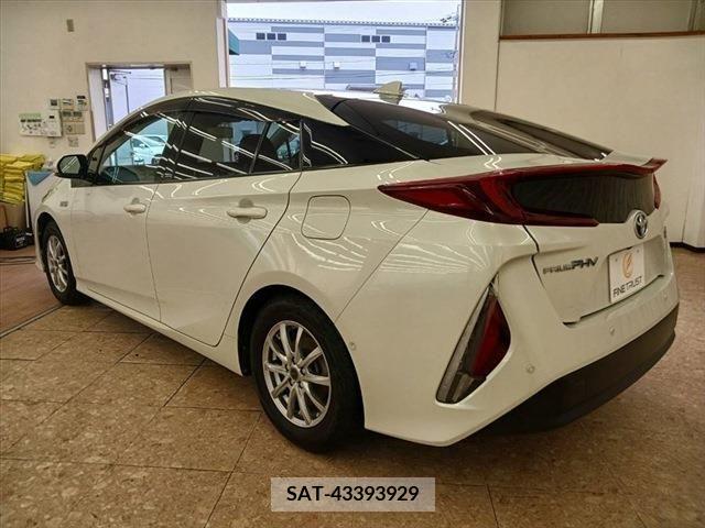 Toyota PRIUS PHV 2017-03 382637-6