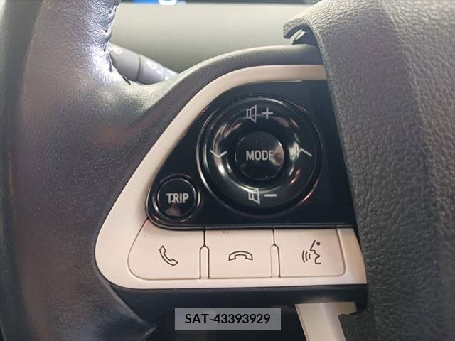 Toyota PRIUS PHV 2017-03 382637-29