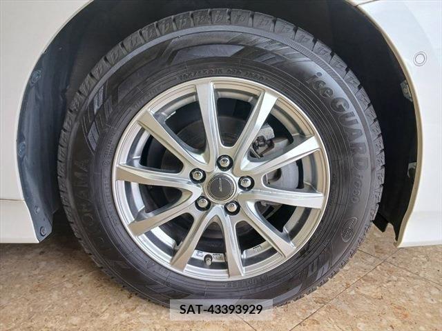 Toyota PRIUS PHV 2017-03 382637-14