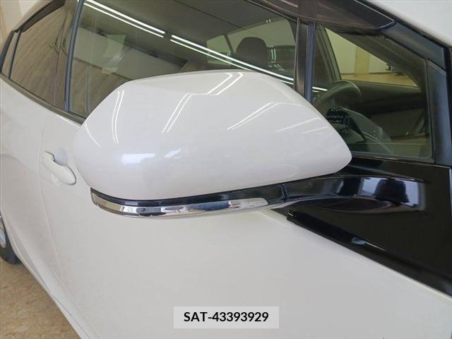 Toyota PRIUS PHV 2017-03 382637-13