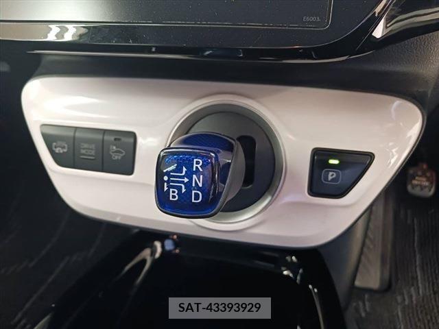 Toyota PRIUS PHV 2017-03 382637-25