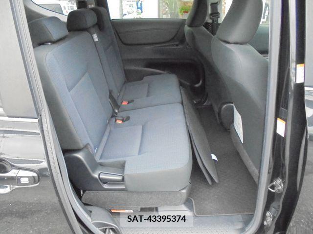 Toyota SIENTA 2018-03 379953-13