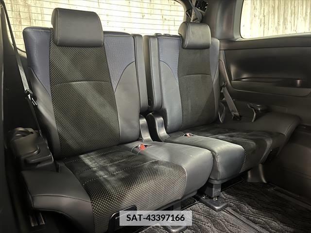 Toyota VELLFIRE 2016-10 379114-9