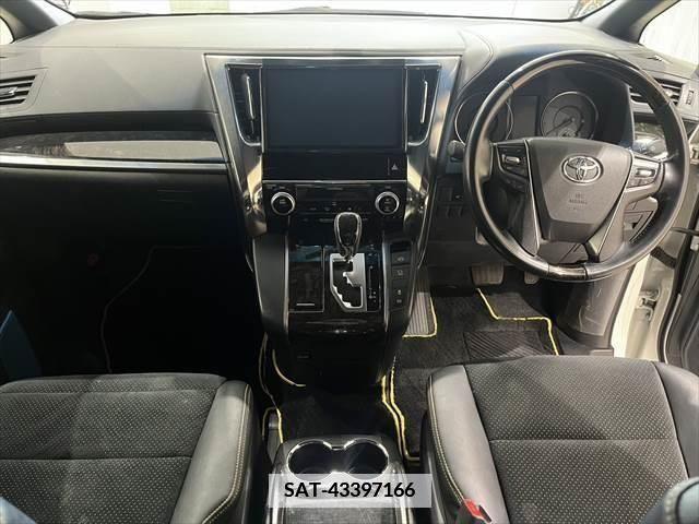 Toyota VELLFIRE 2016-10 379114-1