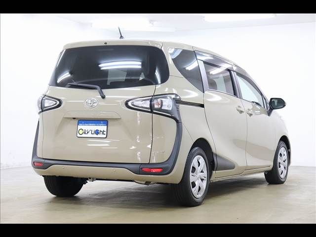 Toyota SIENTA 2021-07 185527-18