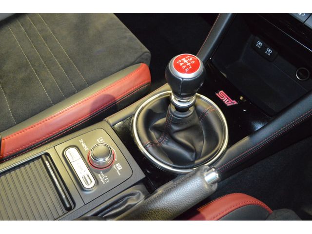 Subaru WRX STI 2019-09 196173-12