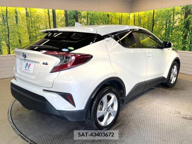 Toyota C-HR 2018-09 216452-18