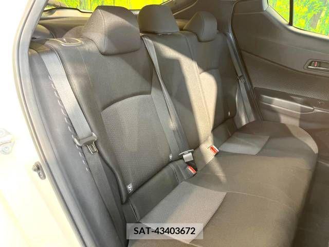 Toyota C-HR 2018-09 216452-10