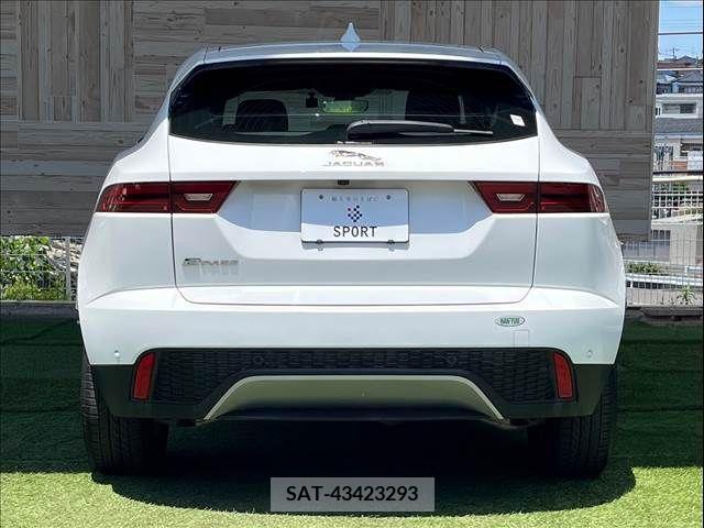 Jaguar E-PACE 2018-06 315779-13