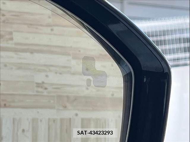Jaguar E-PACE 2018-06 315779-10