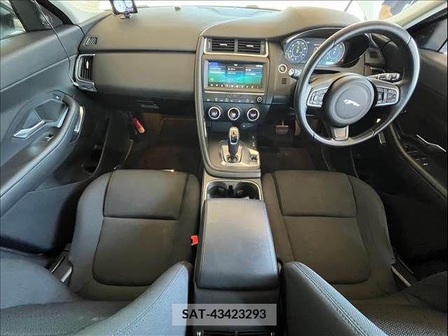 Jaguar E-PACE 2018-06 315779-1
