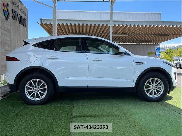 Jaguar E-PACE 2018-06 315779-14