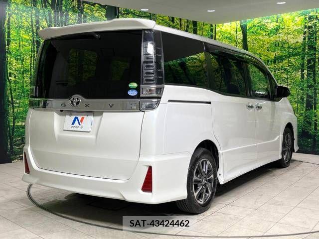 Toyota VOXY 2019-01 378063-18