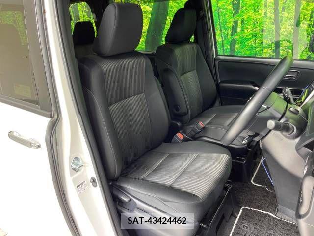 Toyota VOXY 2019-01 378063-8
