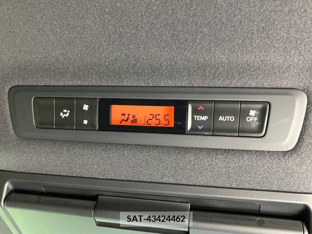 Toyota VOXY 2019-01 378063-7