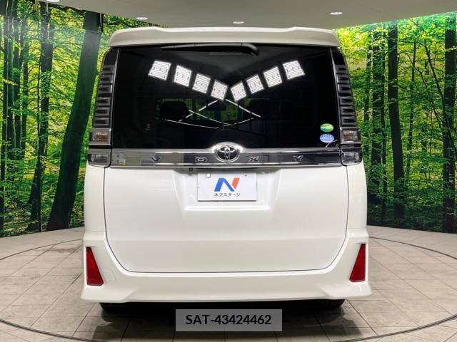 Toyota VOXY 2019-01 378063-16