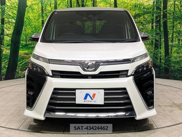 Toyota VOXY 2019-01 378063-15