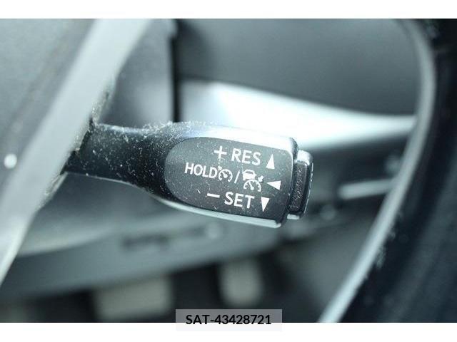Toyota C-HR 2017-05 357857-5