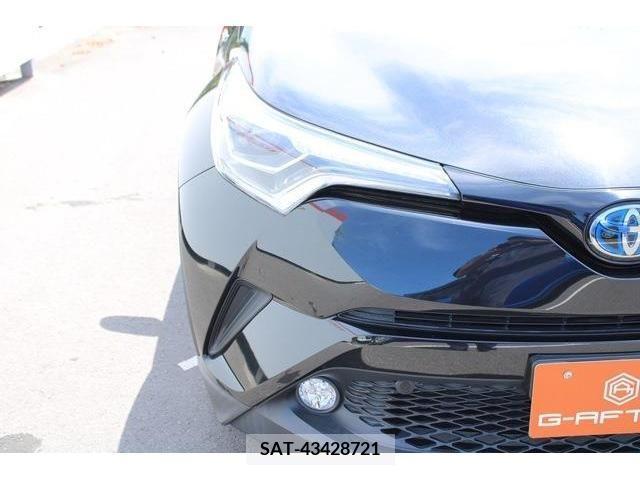 Toyota C-HR 2017-05 357857-11