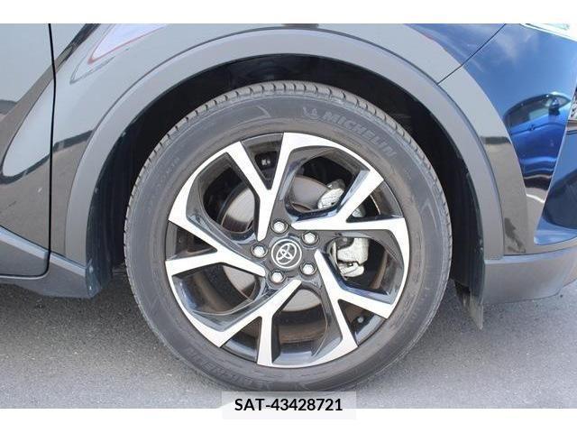Toyota C-HR 2017-05 357857-10