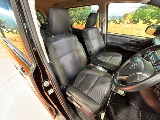 Toyota VOXY 2016-09 189672-7