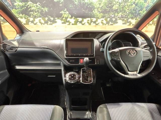 Toyota VOXY 2016-09 189672-1