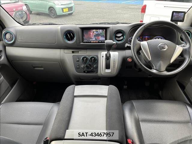 Nissan NV350 Caravan 2012-10 226846-1