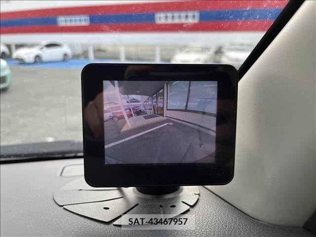 Nissan NV350 Caravan 2012-10 226846-7