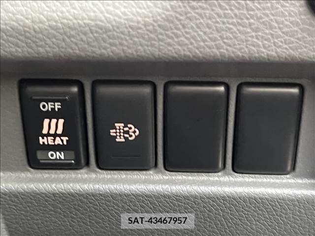 Nissan NV350 Caravan 2012-10 226846-10