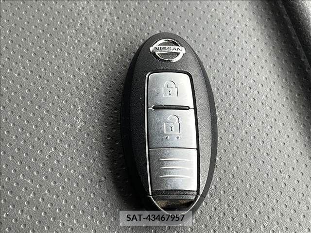 Nissan NV350 Caravan 2012-10 226846-8