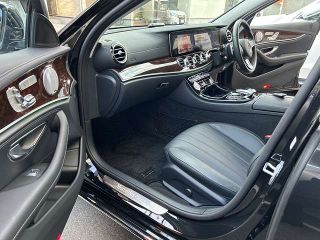 Mercedes Benz E-CLASS 2017-07 19227-18