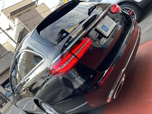 Mercedes Benz E-CLASS 2017-07 19227-10