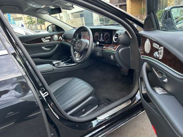 Mercedes Benz E-CLASS 2017-07 19227-13