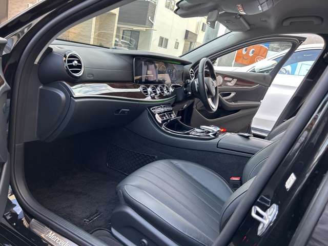 Mercedes Benz E-CLASS 2017-07 19227-19