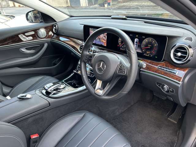 Mercedes Benz E-CLASS 2017-07 19227-15