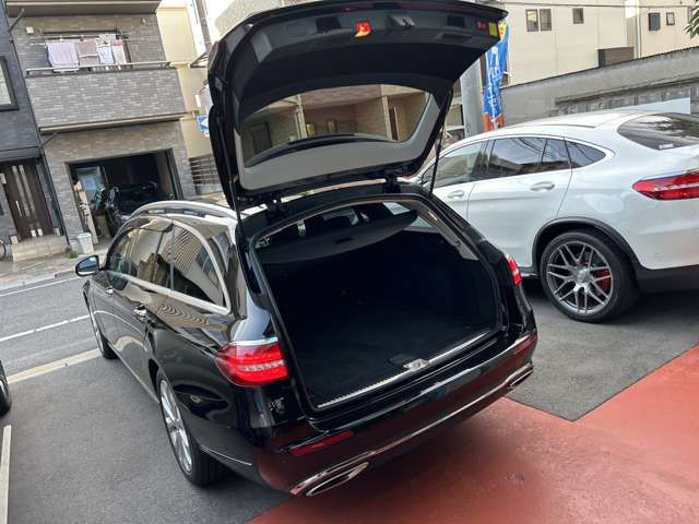 Mercedes Benz E-CLASS 2017-07 19227-12