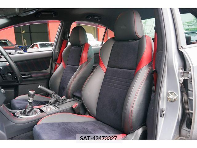 Subaru WRX STI 2017-10 375803-13