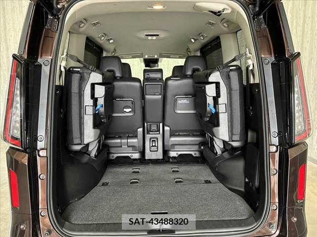 Nissan SERENA 2023-08 344202-17