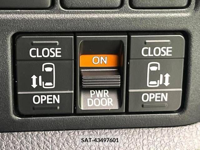 Toyota VOXY 2019-06 332325-5