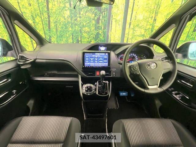 Toyota VOXY 2019-06 332325-1